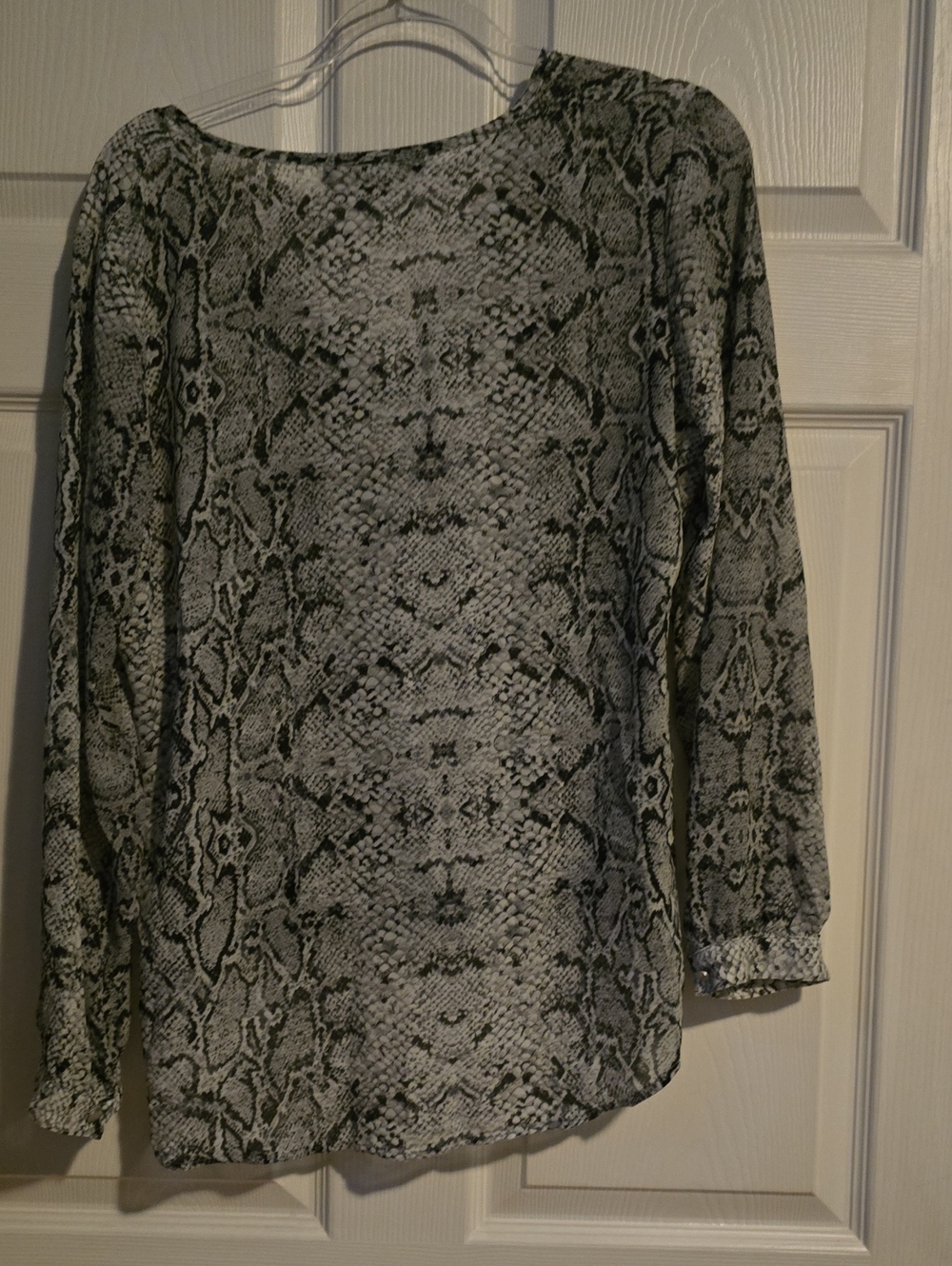 Rose & Olive Sheer Python Top L - Picture 5 of 5